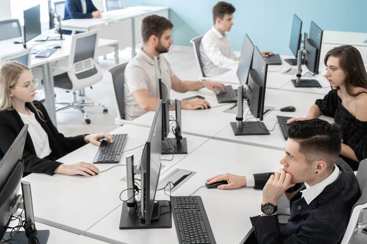Эволюция IT-бизнеса: от разработки к консалтингу в России