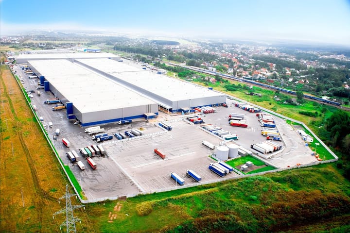 Складская недвижимость за 90 млрд выставлена на торги